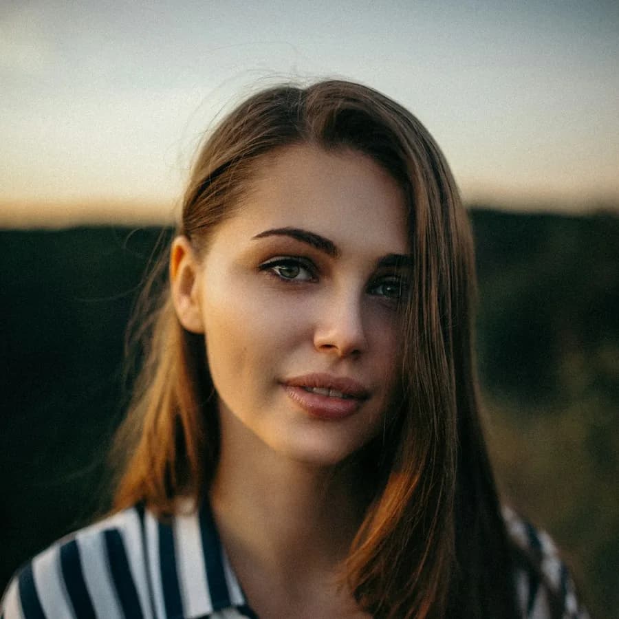 Portrait photo of a woman, original